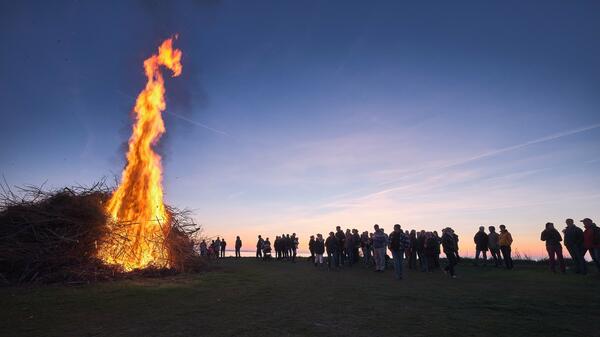 easter-fire-4630133_1920